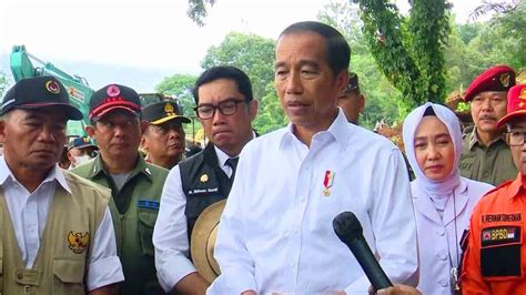 Tinjau Korban Gempa Cianjur Presiden Ri Akan Bangun Kembali Dengan