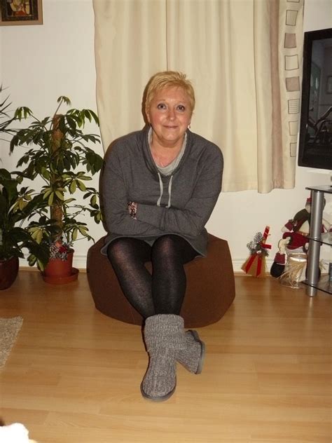 NW2112 62 From Edinburgh Is A Local Granny Looking For Casual Sex