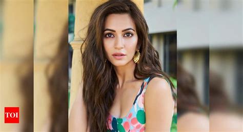 Kriti Kharbanda S Tantrums Cost Her Amitabh Bachchan And Emraan Hashmi