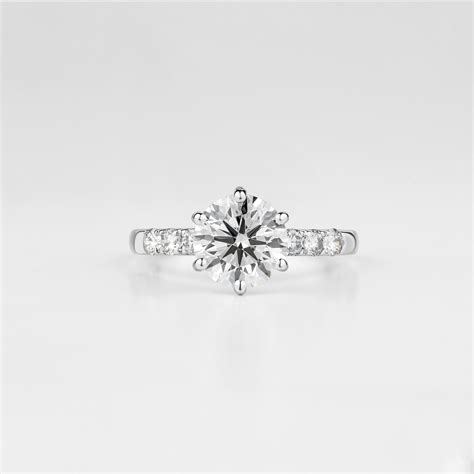 8 Essential Steps to the Perfect Engagement Ring in 2025