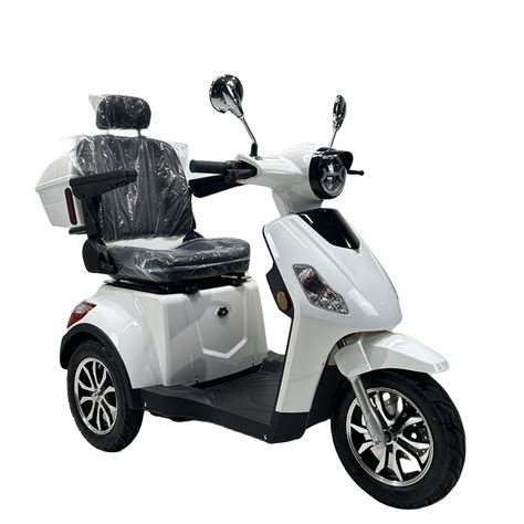 Enclosed Electric Tricycles Three Wheel Electric Passenger Mobility Scooter With Storage