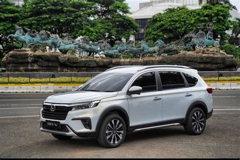 mobil terbaik  indonesia  pilihan fitur  performa