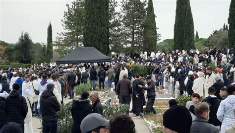 Des Milliers De Personnes Rendent Hommage Aymen L Ado Tu