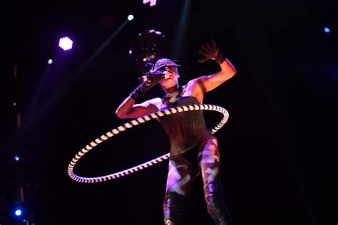 Grace Jones 75 Hula Hoops For 6 Minutes Straight At Weho Pride