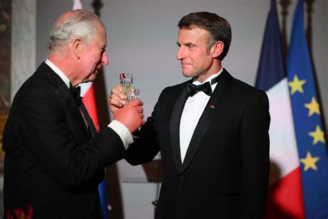 Photo La Venue De Charles Iii En France Est Enfin Arriv E Toast Et