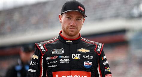 Nascar Reddick Vence Corrida Em Michigan Marcada Por Acidente