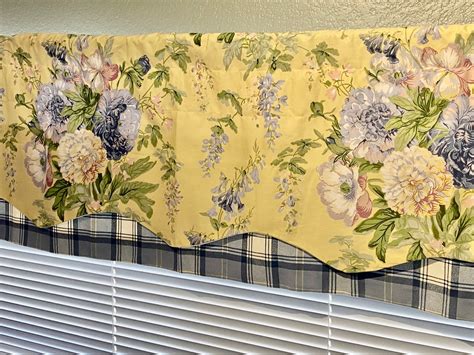 Vintage Window Valance Floral Hydrangea Petticoatpeekaboo Style 175