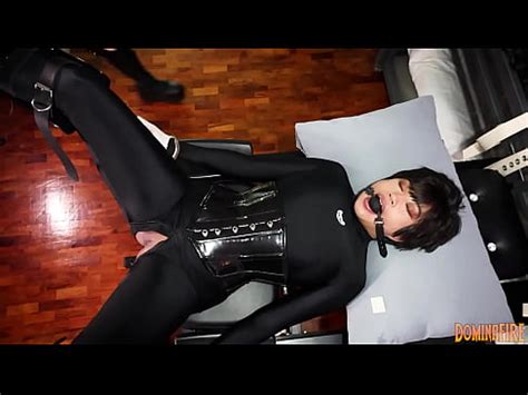 Dominafire Makes Salome Salvi Squirt With Strapon Xvideos