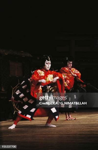 kabuki actors   premium high res pictures getty images