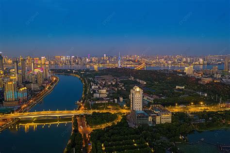 Background Foto Kompleks Bangunan Kota Wuhan Di Malam Hari Tengara