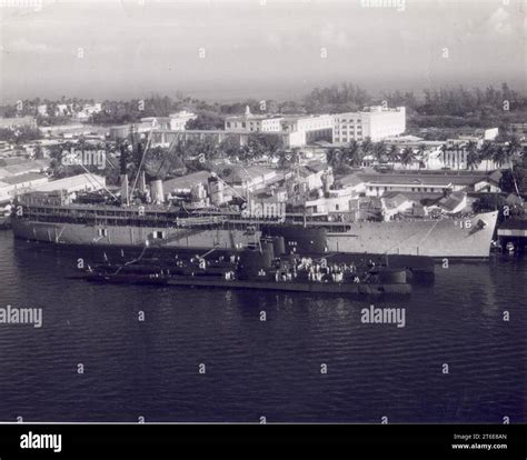 Uss Howard W Gilmore As 16 1960s With Subs Stock Photo Alamy