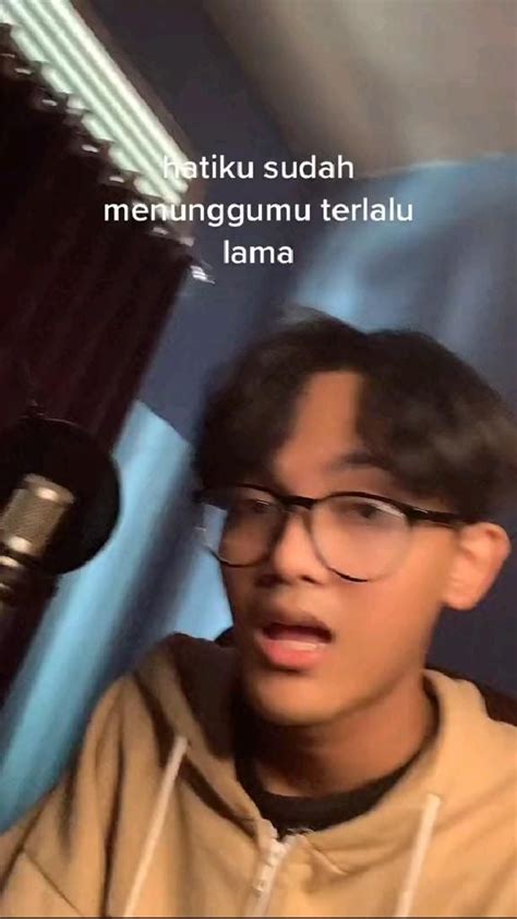 Pin Oleh Nt Di Pin Buatan Anda Lirik Lagu Rap Buku Lagu Lagu Disney