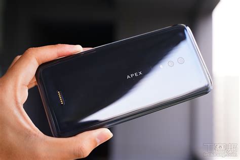 全螢幕指紋辨識、一體化無開孔設計，5g 概念機 Vivo Apex 2019 動手玩 Line購物