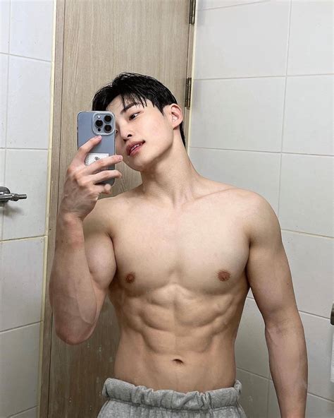 Kan Hyeon Bae Photo Boyfriendtv