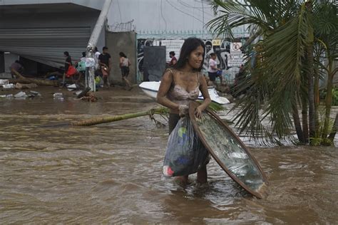 Siete horas se necesitan para escapar de Acapulco tras huracán Grupo