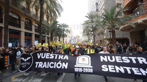 El Valencianismo Vuelve A Manifestarse Para La Marcha De Lim