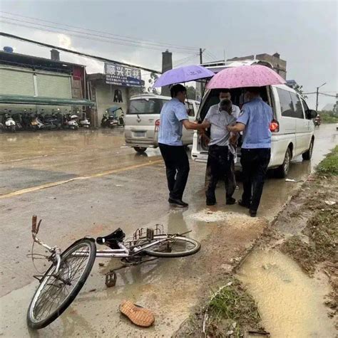 兴业一八旬老人骑车突然摔倒，身上多处擦伤 救助 庞坚 安派出所