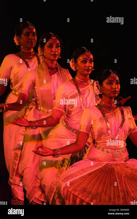 Imágenes De Kuchipudi Group Dance