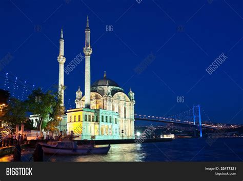 Night Ortakoy Istanbul Image & Photo (Free Trial) | Bigstock