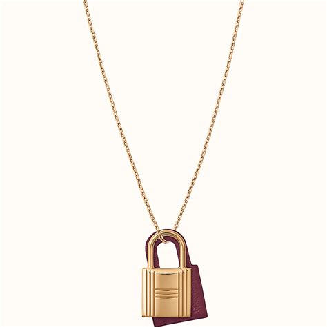 O Kelly pendant small model Hermès Saudi Arabia