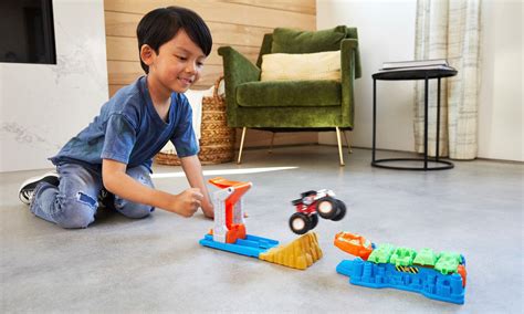 Hot Wheels Monster Trucks Zestaw Kaskaderskie L Dowanie Sklep Komputerowy X Kom Pl