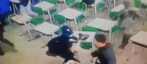 Alumno Mata A Una Maestra A Puñaladas En Escuela De Brasil Video