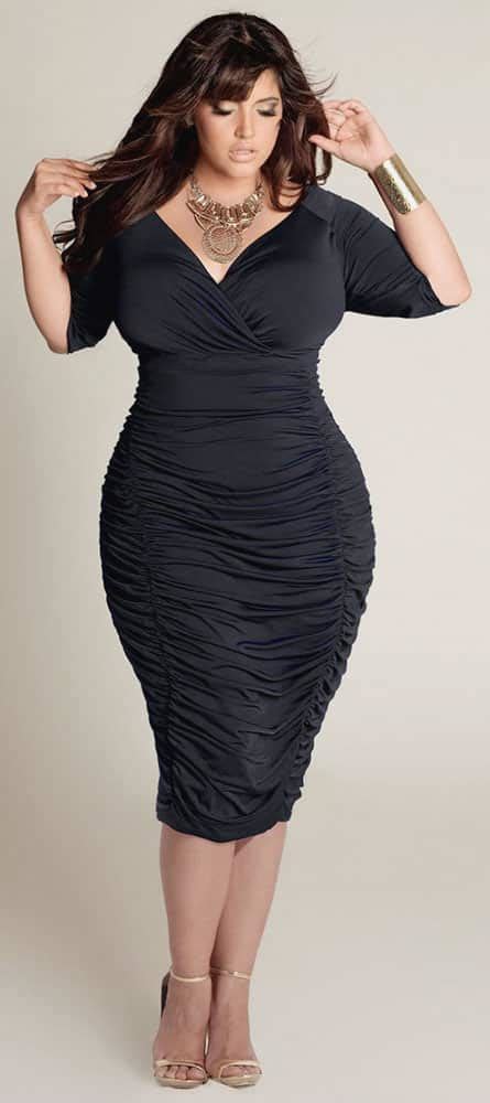 Hourglass Body Shape - Plus Size Fashion Tips