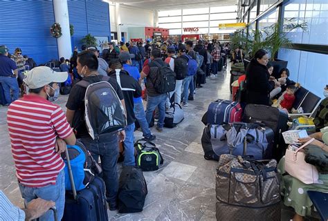 En Aeropuerto De Tijuana Pasajeros Quedan Varados Por Neblina Grupo