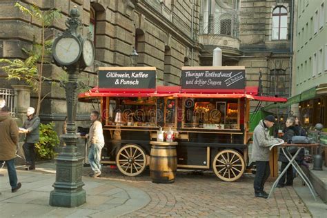 Quiosque Com Bebidas E Petiscos Em Dresden Imagem De Stock Editorial