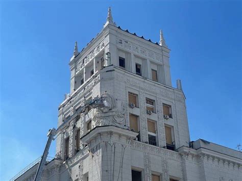 Советский герб демонтировали со здания горсовета в Харькове