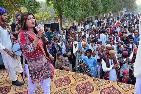 Female Singer Performing A Sindhi Song On The Stage During Culture