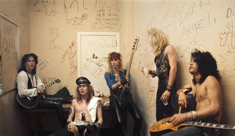 net worth of members of guns and roses