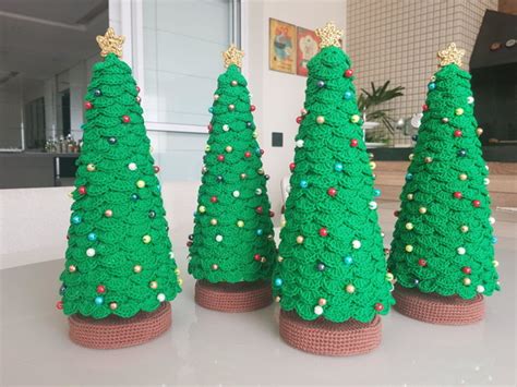 Árvore de Natal em Crochê Pérolas Tamanho M Base Marro no Elo7