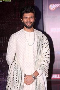 Vijay Deverakonda at HELLO! Hall of Fame Awards 2023, HD Photo Gallery