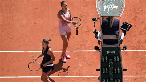 French Open Crowd Boos As Ukraines Marta Kostyuk Refuses To Shake