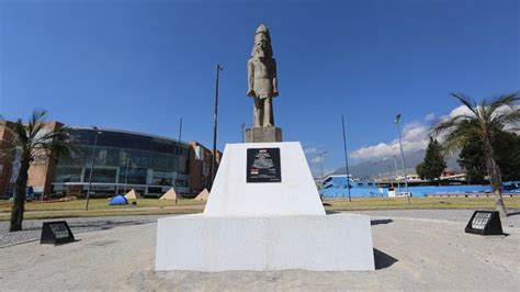 El Coloso de Ramsés II de Menfis Quito Informa