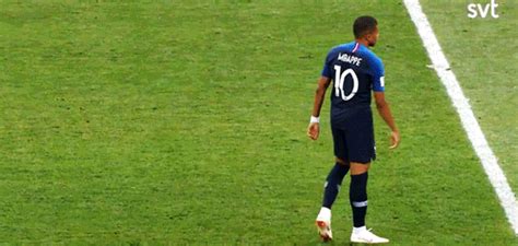 Pussy Riot On Riot Days Patriotism And Propaganda The Skinny