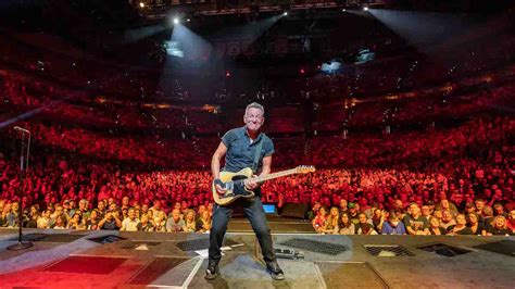 Bruce Springsteen Begins 2023 Tour in Tampa: Review and Setlist