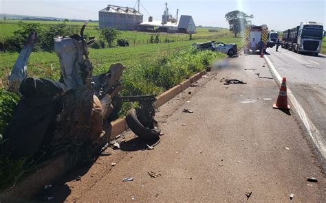 Tr S Pessoas Morrem Em Grave Acidente Que Deixou Carro Partido Ao Meio