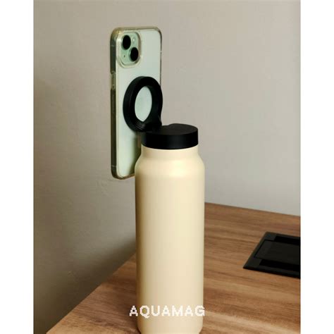 Aquamag™ | The MagSafe Compatible Bottle