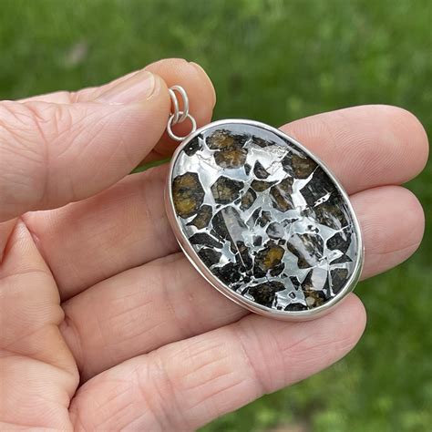 Meteorite pendant – faeriewigs