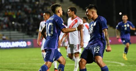 Perú luchó pero no fue suficiente cayó 2 0 ante Argentina por el