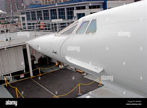 British Airways Concorde Intrepid Sea Fotos Und Bildmaterial In Hoher