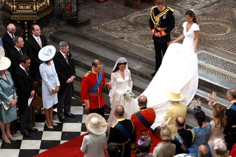 William and Kate's wedding in 2011. | Queen Elizabeth II Over the Years ...