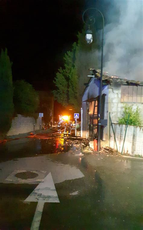 Gard Des Bouteilles De Gaz Explosent Au Centre D Un Petit Village Ce