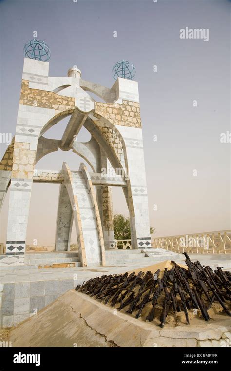 Mali Timbuktu Flamme De La Paix Monument Memorial To Commemorate The