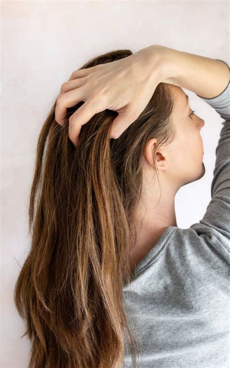 8 Home Remedies for Itchy Scalp That Actually Work | Hello Glow