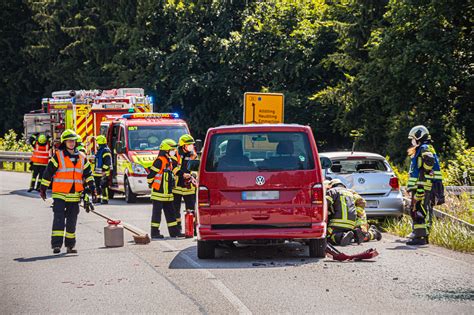 Verkehrsunfall Mit Zwei Beteiligten Pkw Freiwillige Feuerwehr Burghausen