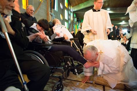 Pope Francis Washes Kisses Feet In Holy Thursday Ritual