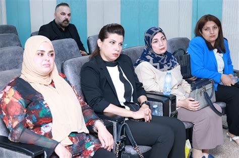 عمادة كلية الطب تجتمع بتدريسي فرع النسائية والتوليد كلية الطب